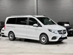 Vit (vit metallic) Begagnad 2020 Mercedes V300 AMG Minibuss | 599 900 kr (Marknadspris)