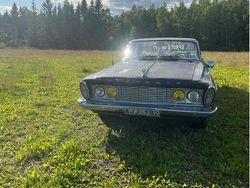 Mat svart Begagnad 1963 Plymouth Duster Sedan | 70 000 kr