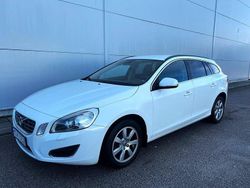 Vit Begagnad 2011 Volvo V60 Momentum Kombi | 49 000 kr