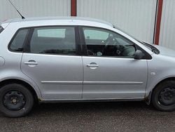 Silver Begagnad 2003 VW Polo Trendline Halvkombi | 18 000 kr (Lite dyr)