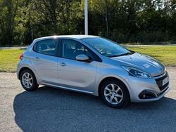 Ljusgrå Begagnad 2015 Peugeot 208 Halvkombi | 59 800 kr (Lite dyr)