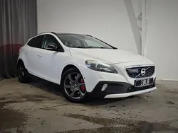 Vit Begagnad 2014 Volvo V40 CC Summum Kombi | 169 000 kr (Marknadspris)