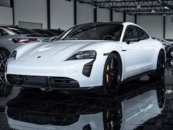 Vit Begagnad 2020 Porsche Taycan Turbo S Chrono Sedan | 989 500 kr