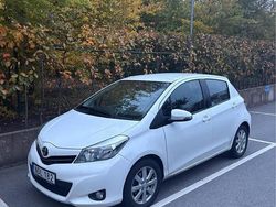 Vit Begagnad 2012 Toyota Yaris Active Halvkombi | 67 500 kr (Marknadspris)