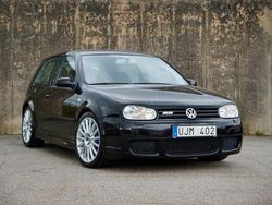 Svart Begagnad 2003 VW Golf IV R Halvkombi | 469 900 kr