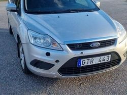 Grå Begagnad 2008 Ford Focus Trend Halvkombi | 14 000 kr (Bra pris)