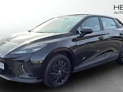 Svart (black) Begagnad 2023 MG MG4 EV Halvkombi | 259 900 kr
