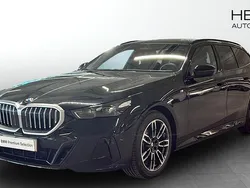 Svart (black) Begagnad 2025 BMW 520 M Sport Kombi | 574 700 kr (Dyr)
