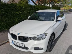 Vit Begagnad 2014 BMW 320 Gran Turismo M Sport Halvkombi | 115 000 kr (Marknadspris)