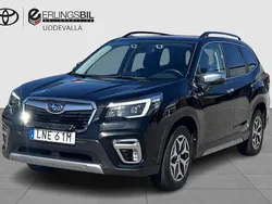 Svart Begagnad 2021 Subaru Forester SUV | 279 900 kr