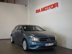 Ljusblå Begagnad 2013 Mercedes A180 Style Halvkombi | 119 900 kr (Marknadspris)