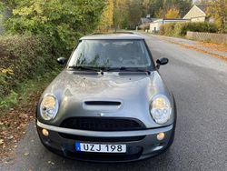 Grå Begagnad 2004 Mini Cooper S Halvkombi | 66 000 kr (Marknadspris)