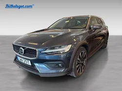 Blå Begagnad 2023 Volvo V60 CC Plus Kombi | 429 000 kr (Marknadspris)
