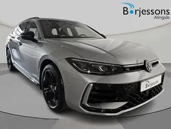 Silver Ny 2025 VW Passat R-line Kombi | 539 900 kr (Bra pris)