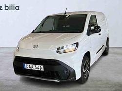 Vit Ny 2025 Toyota Proace City Van | 369 900 kr (Marknadspris)