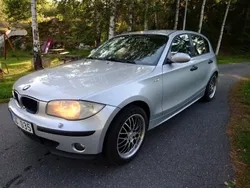 Grå Begagnad 2006 BMW 116 Advantage Halvkombi | 24 900 kr (Marknadspris)