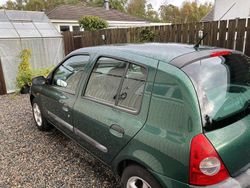 Grön Begagnad 2001 Renault Clio II Expression Halvkombi | 5 500 kr (Superpris)
