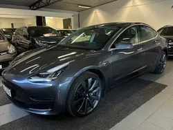 Grå Begagnad 2020 Tesla Model 3 Long Range Sedan | 299 800 kr (Marknadspris)