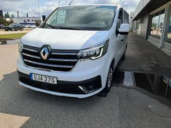 Vit Begagnad 2023 Renault Trafic Van | 325 000 kr