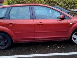 Röd Begagnad 2007 Ford Focus Trend Kombi | 8 000 kr (Superpris)