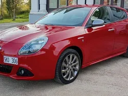 Röd Begagnad 2014 Alfa Romeo Giulietta Veloce Halvkombi | 78 000 kr (Marknadspris)