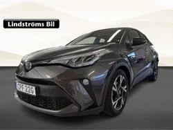 Mörkgrå (grå) Begagnad 2022 Toyota C-HR Edition SUV | 259 900 kr (Marknadspris)