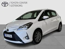 Vit Begagnad 2018 Toyota Yaris Active Halvkombi | 144 900 kr (Marknadspris)