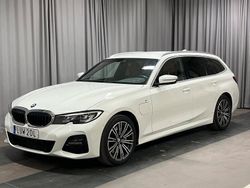 Vit Begagnad 2021 BMW 330e M Sport Kombi | 369 900 kr (Marknadspris)