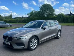 Grå Begagnad 2020 Volvo V60 Kombi | 285 000 kr (Marknadspris)
