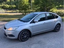 Grå Begagnad 2010 Ford Focus Trend Halvkombi | 9 990 kr (Bra pris)