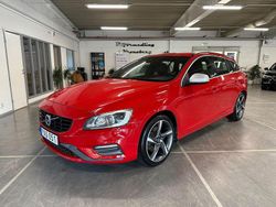 Röd Begagnad 2015 Volvo V60 R-Design Kombi | 139 900 kr (Lite dyr)