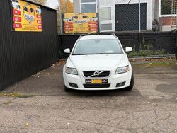 Vit Begagnad 2011 Volvo V50 Momentum Kombi | 54 900 kr (Marknadspris)