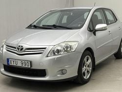Silver Begagnad 2010 Toyota Auris | 96 000 kr (Marknadspris)