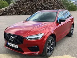 Röd Begagnad 2021 Volvo XC60 R-Design SUV | 409 000 kr (Marknadspris)
