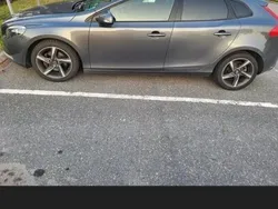 Grå Begagnad 2014 Volvo V40 Kinetic Kombi | 130 000 kr (Marknadspris)