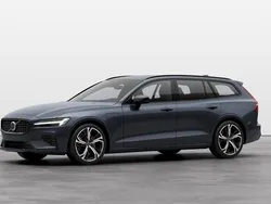 Mörkblå (blå) Ny 2025 Volvo V60 Plus Kombi | 591 800 kr (Dyr)
