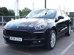 Svart samma som bilen Begagnad 2016 Porsche Macan S SUV | 277 500 kr (Marknadspris)