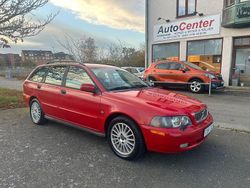 Röd Begagnad 2003 Volvo V40 Kombi | 32 000 kr (Dyr)