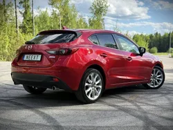 Begagnad 2014 Mazda 3 Inclusive Halvkombi | 159 900 kr (Marknadspris)
