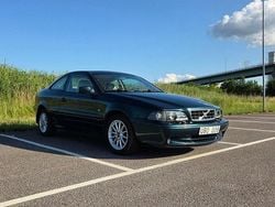 Grön Begagnad 2002 Volvo C70 Sportkupé | 30 000 kr (Marknadspris)