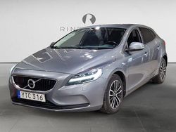 Grå Begagnad 2017 Volvo V40 Momentum Kombi | 144 900 kr (Marknadspris)