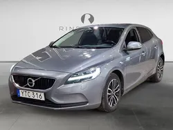 Grå Begagnad 2017 Volvo V40 Momentum Kombi | 149 900 kr (Marknadspris)