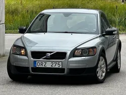 Silver Begagnad 2007 Volvo C30 Kinetic Halvkombi | 39 900 kr (Marknadspris)