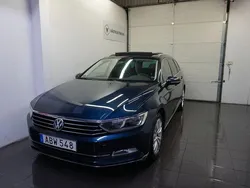 Mörkblå Begagnad 2015 VW Passat Kombi | 129 900 kr (Dyr)