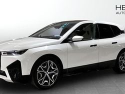 Vit (white) Begagnad 2022 BMW iX Sport Line SUV | 578 700 kr (Bra pris)