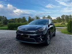 Blå Begagnad 2020 Kia e-Niro Advance SUV | 204 990 kr (Marknadspris)