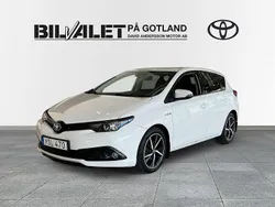 Vit Begagnad 2018 Toyota Auris Hybrid Halvkombi | 159 000 kr (Bra pris)