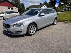 Silver Begagnad 2015 Volvo V60 Summum Kombi | 120 000 kr (Marknadspris)