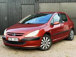 Ljusröd Begagnad 2001 Peugeot 307 Halvkombi | 14 900 kr (Bra pris)