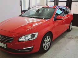 Röd Begagnad 2014 Volvo V60 Momentum Kombi | 149 900 kr (Marknadspris)
